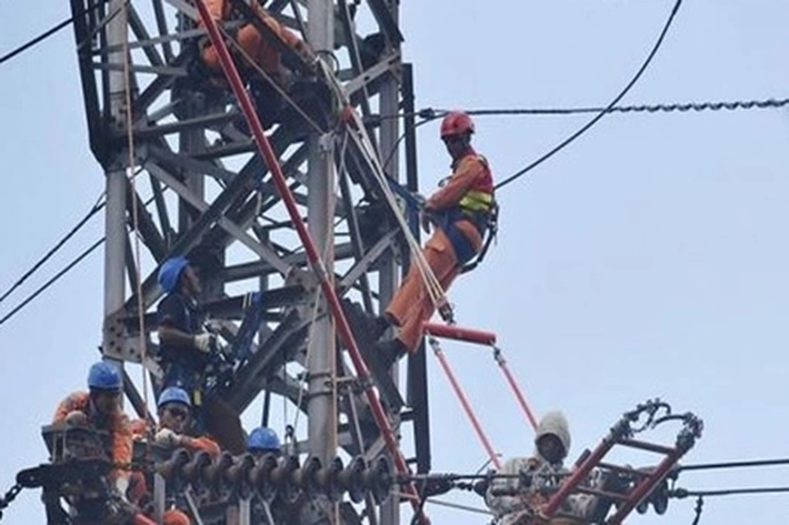 Gubernur Syamsuar Minta Listrik PLN Sampai ke Pulau-pulau Kecil