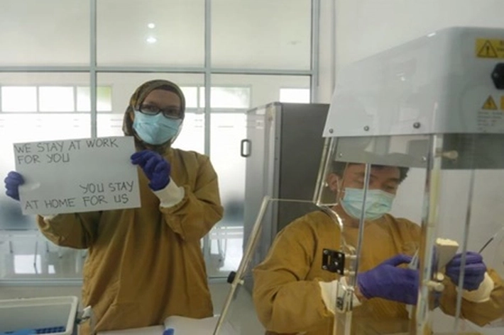 Laboratorium Biomolekuler RSUD Arifin Achmad Sudah Beroperasi Normal