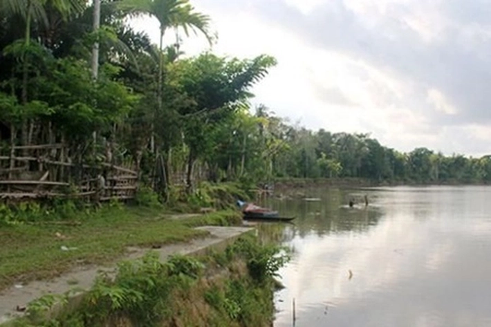 Rumah Warga Terancam Hanyut ke Sungai Rokan