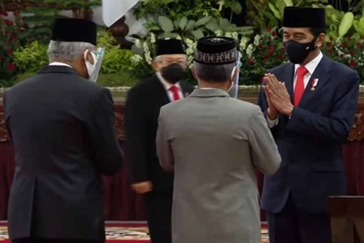Presiden Beri Gelar Pahlawan Nasional pada 6 Tokoh