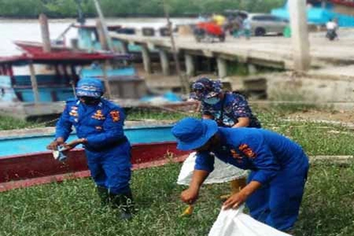 Satpolair Polres Rohil Terapkan Protkes di Pantai