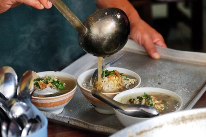 Soto Ayam 'Warung Indragiri', Menu Makanan yang Praktis
