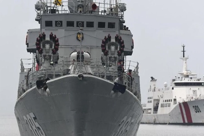 TNI Kerahkan Kapal Perang dan Pesawat Tempur ke Laut Natuna