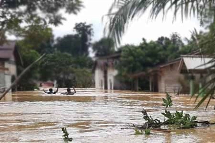 Banjir Rendam Puluhan Rumah di Meranti