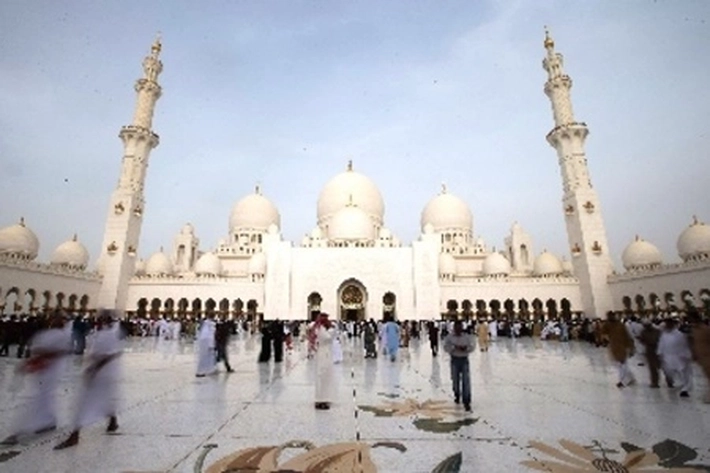 Masjid UEA Mulai Gelar Sholat Jumat