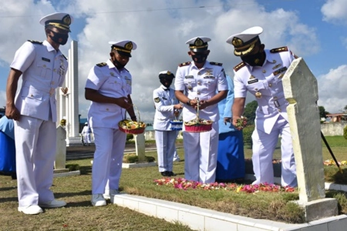 Hari Armada RI Ke -75 Danlanal Ziarah ke TMP Pusara Bhakti Bulan Gebang