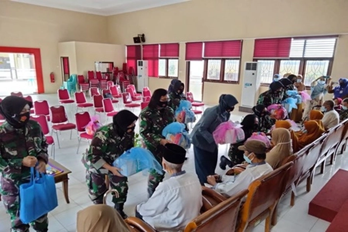Jelang HUT Ke-58, Korps Wanita TNI AL Donor Darah