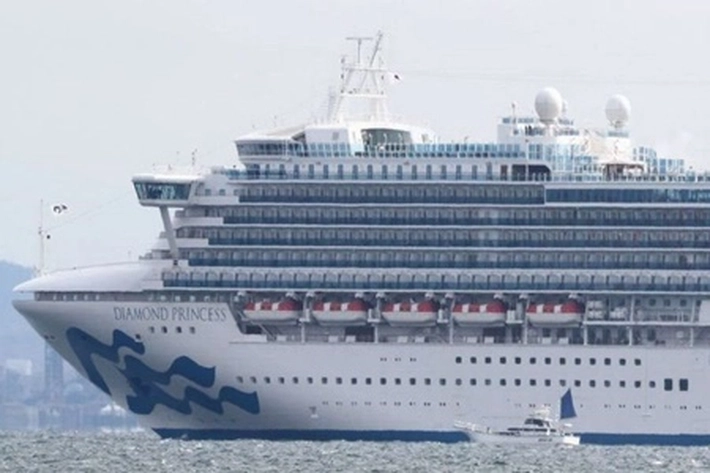 Kapal Pesiar Milik Royal Caribbean Kembali Berlabuh di Singapura