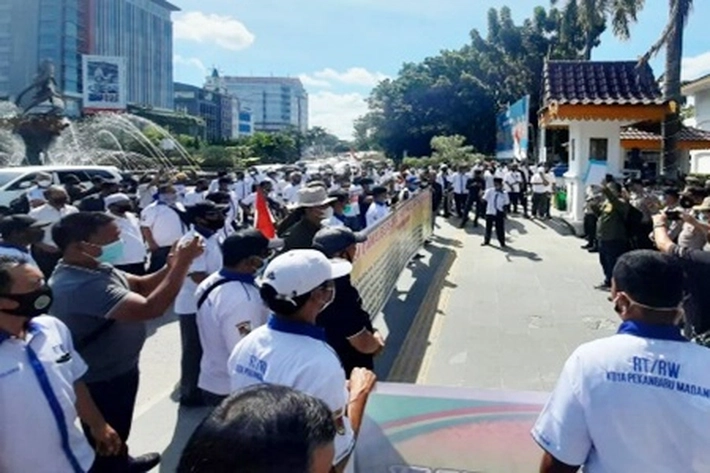 Insentif Tak Kunjung Dibayarkan, 'RT dan RW Jadi Demo'
