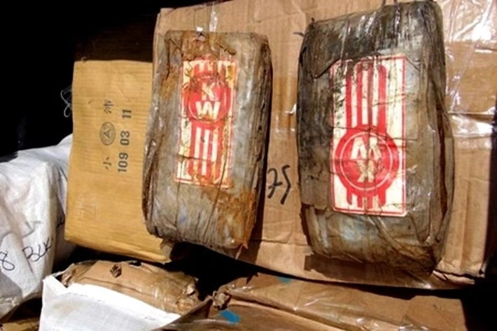Polisi Tangkap 'Kapal Hantu' Bawa 649 Kilogram Kokain Terdampar di Samudera Pasifik