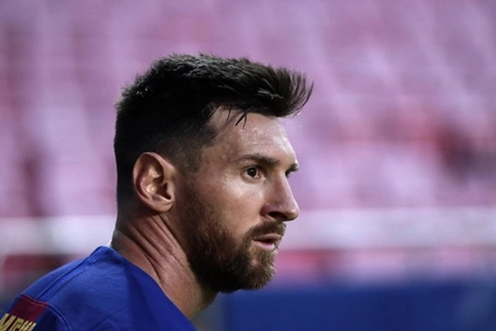 Pemain Terbaik FIFA Kalahkan Messi