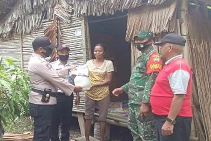 Polres Kepulauan Meranti Salurkan 10 Ton Beras dari Mabes Polri, Untuk 'Warga Terdampak Covid-19'