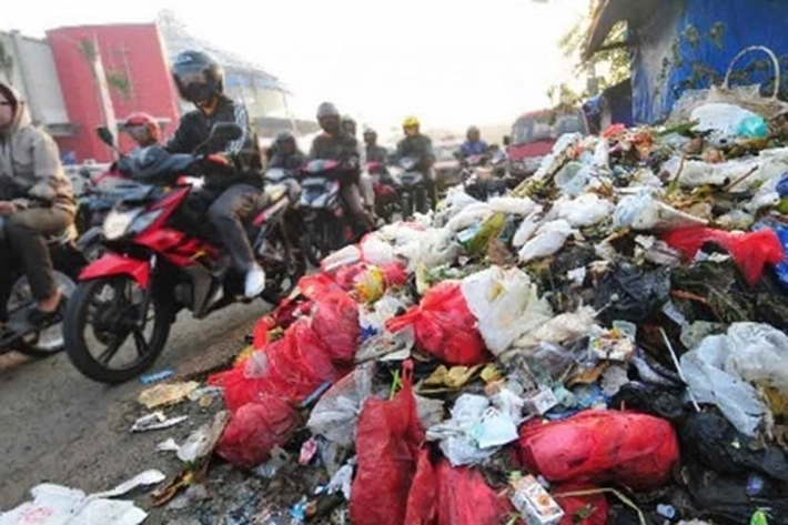 Sampah Kembali Menumpuk, Dewan Menilai Karena 'Keterlambatan Tender'