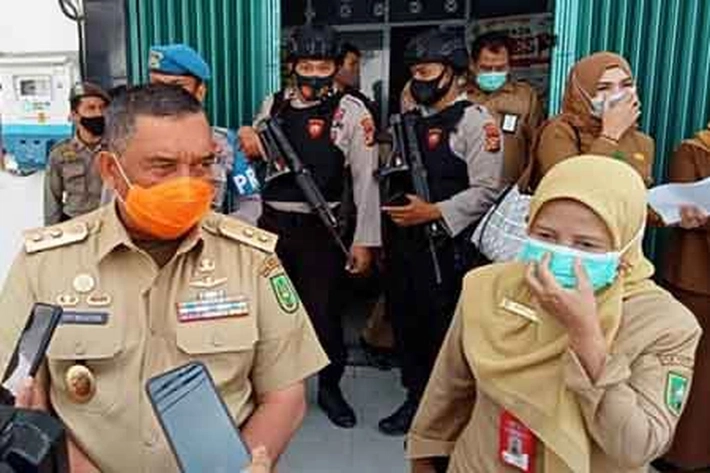 Pemerintah Gunakan Suntikan Pertama Vaksin Untuk Nakes dan Tokoh Masyarakat