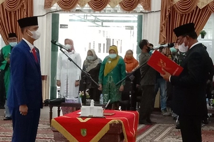 Bupati Suyatno Lantik Sekda Definitif Rohil