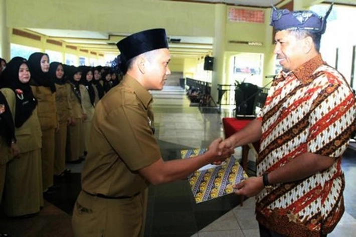 CPNS Dibekali SK, Bupati Alfedri: ASN Harus Gerak Cepat