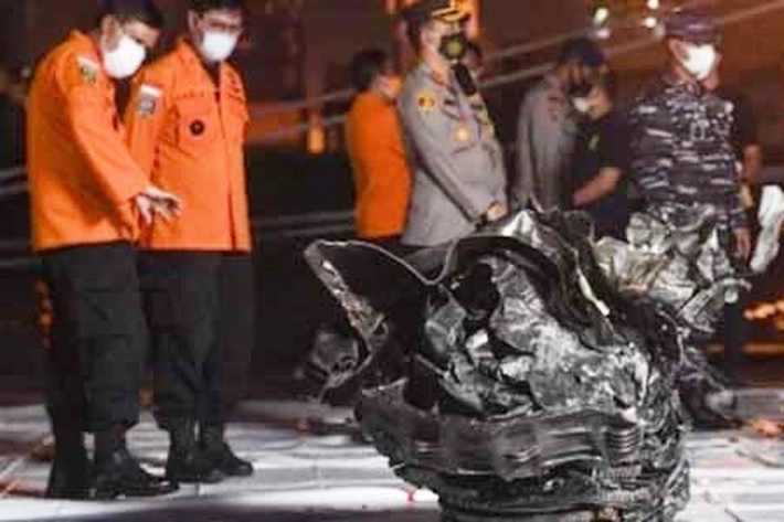 Pesawat Sriwijaya Air Diduga 'Tidak Meledak Sebelum Membentur Air', kata KNKT