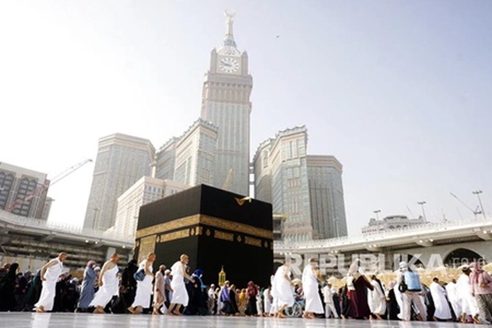 Menag Resmi Naik Biaya Umrah Jadi Rp26 Juta