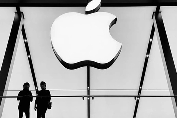 CEO Facebook Kecam Kebijakan Baru Apple