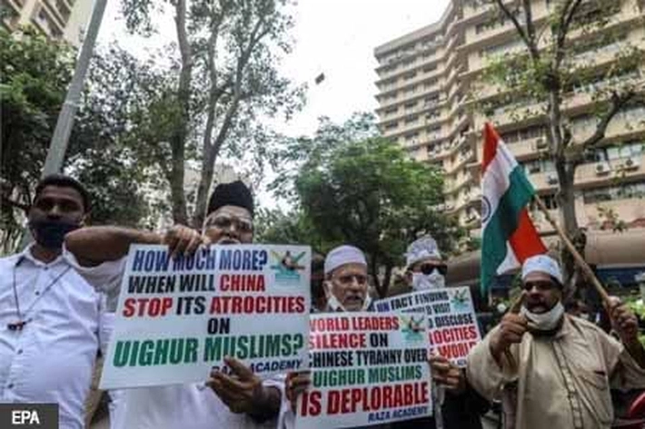 China Berniat 'Hancurkan' Minoritas Muslim Uighur di Xinjiang