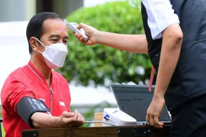 Jokowi Jamin Tanggung Bagi yang Cacat - Meninggal akibat Vaksin Covid-19