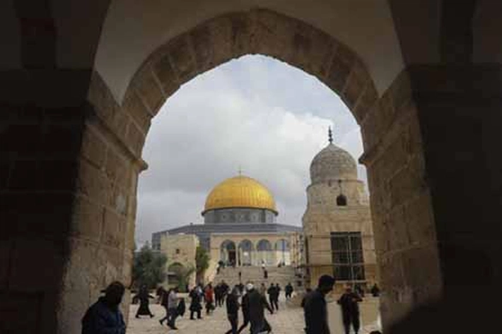 Israel Larang Warga Palestina Sholat di Masjid Al-Aqsa