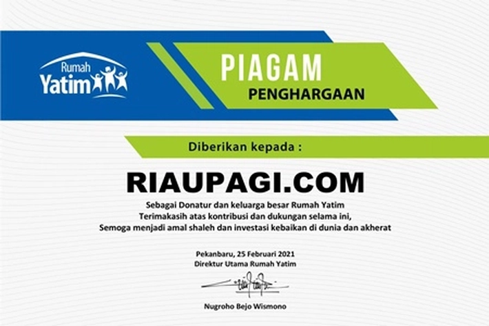 Rumah Yatim Serahkan Piagam Penghargaan Buat Media Online riaupagi.com