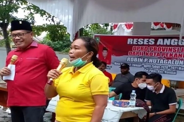 Animo Warga Tinggi Lihat Robin Hutagalung Reses Paparkan Programnya