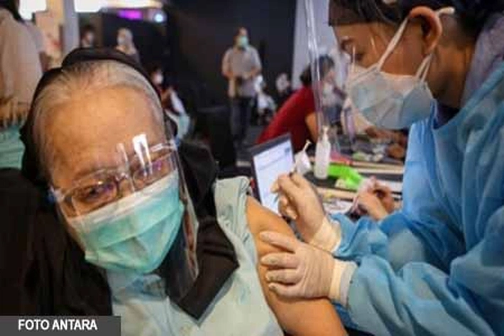 Vaksin AstraZeneca 'Haram, Tapi Boleh Digunakan'