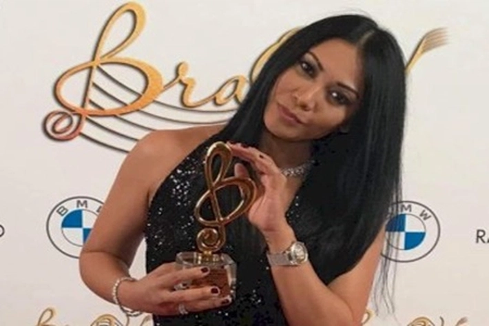 Anggun C Sasmi Raih Penghargaan 'Duet of the Year'