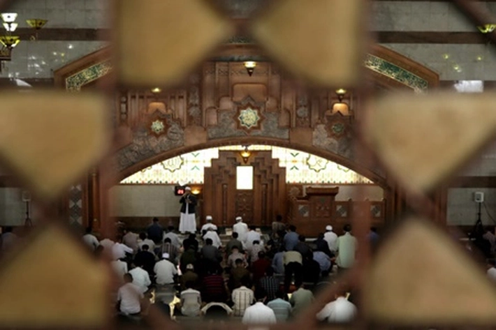 Dewan Minta Pemprov Perhatikan Pelaksanaan Ibadah Salat Berjemaah di Masjid, yang 'Abaikan Prokes'