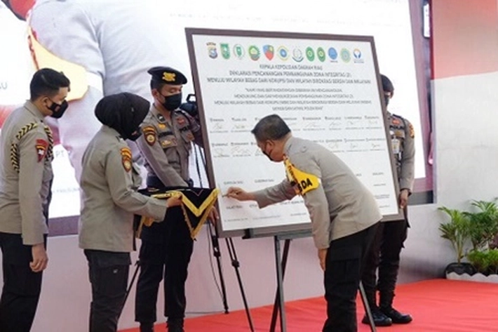 Kapolda Riau Canangkan Pembangunan Zona Integrasi 17 Satker Menuju Wilayah Bebas dari Korupsi
