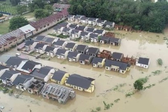 BPBD Riau Salurkan Setengah Ton Beras Bantu Korban Banjir