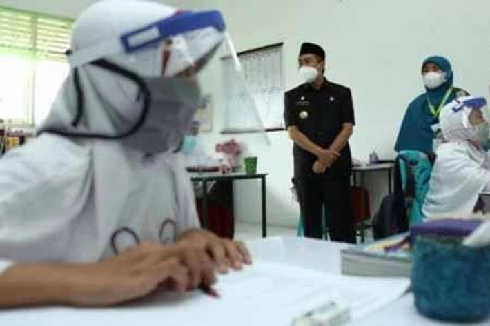 Gubernur Riau Keluarkan Intruksi Sekolah Dilarang Belajar Tatap Muka
