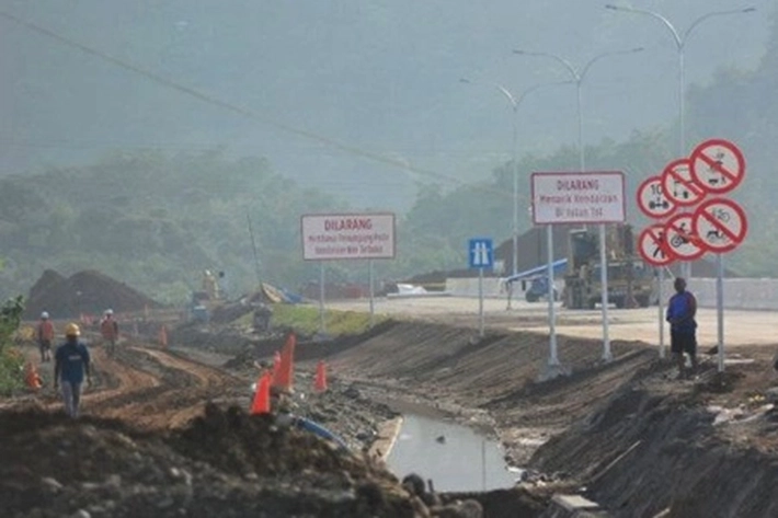 Dewan Gerah Lihat Tol Pekanbaru-Padang yang Belum Lepas dari 'Cengkraman' Mafia Tanah