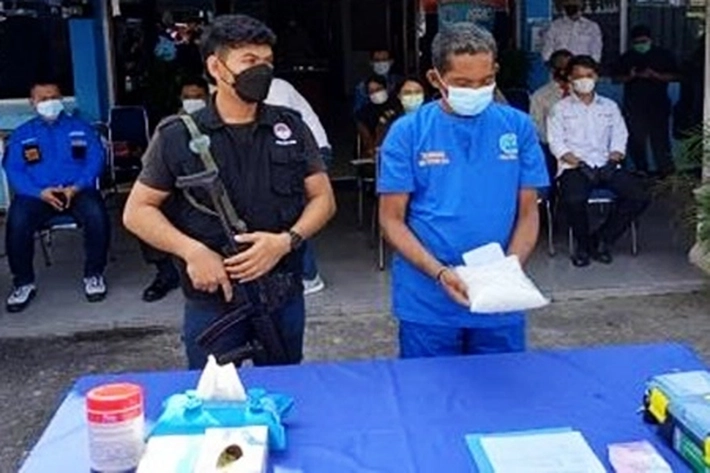 BNNP Riau Musnahkan 951 Gram Sabu dengan Menggunakan Mesin Incinerator