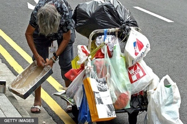 Suara Troli 'Pecahkan Kebisingan Kota', Berjuang Bebaskan Sampah di Singapura