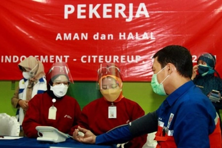 Karyawan Bank Muamalat Ramai-ramai Ikut Vaksinasi Gotong Royong