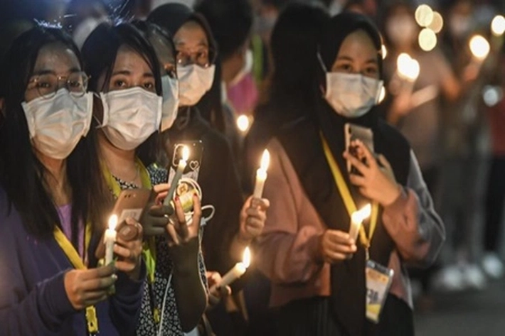 Tenaga Kesehatan Telah Divaksin, 'Bertumbangan Karena Tangani Lonjakan Kasus Covid'