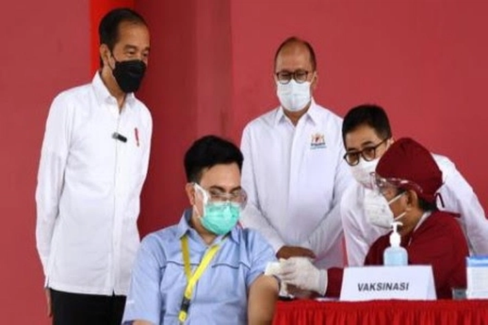 Vaksin Covid-19 Berbayar Dibatalkan, Setelah 'Ditentang Warga dan Epidemiolog'