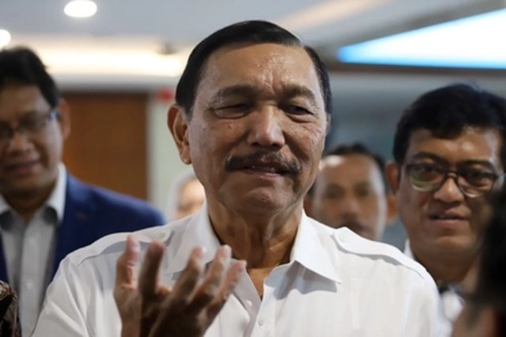 Infeksi Semakin Meluas, Menkomarves Luhut: Indonesia akan Perbanyak Tes Covid di Permukiman Padat