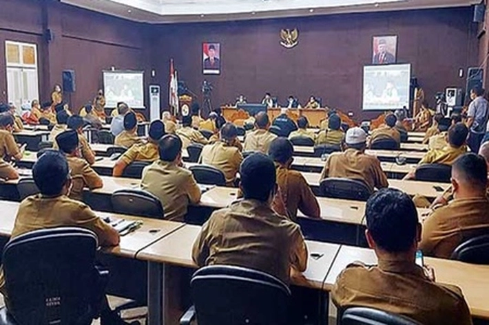 Pelalawan Masuk Zona Risiko Tinggi Virus Corona, Bupati H Zukri: Warga yang Takut Berobat Siap Dijemput 