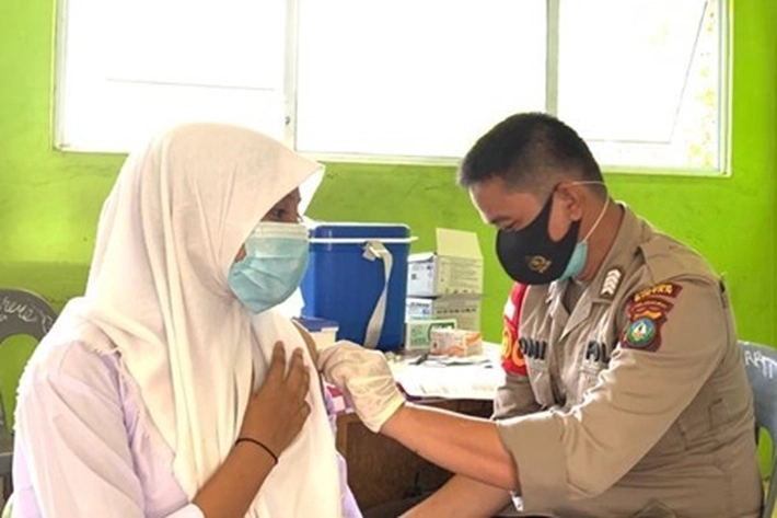Polres Bintan Laksanakan Kegiatan Vaksinasi pada Pelajar
