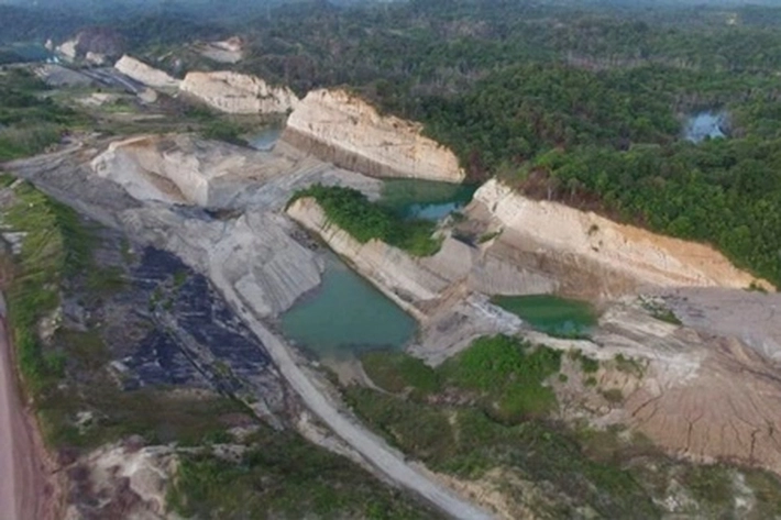 'Danau Biru' Bekas Lubang Tambang Masih Terlihat Ditengah Pandemi, yang Saban Waktu 'Mengundang Maut'