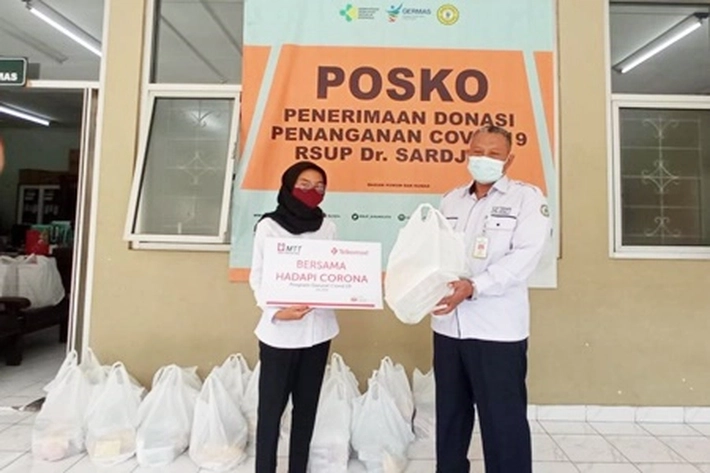 Rumah Zakat dan MTT Salurkan Suplemen-Masker untuk Tenaga Kesehatan