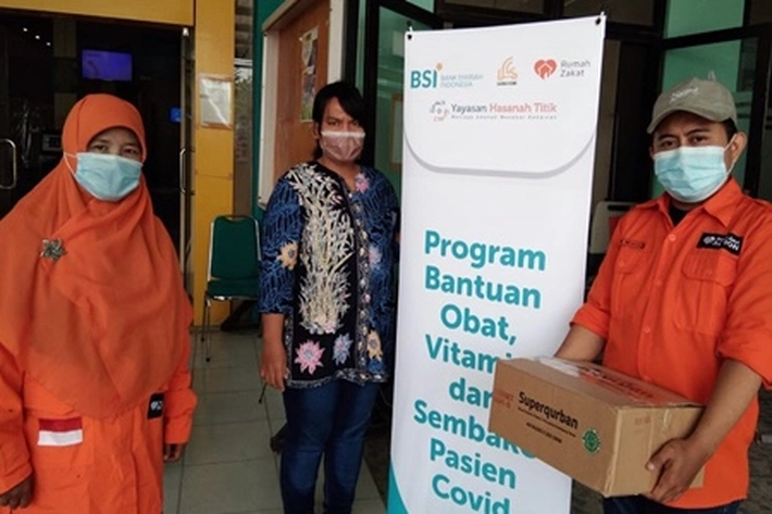 Rumah Zakat dan BSI Salurkan Sembako Bagi Pasien Isoman