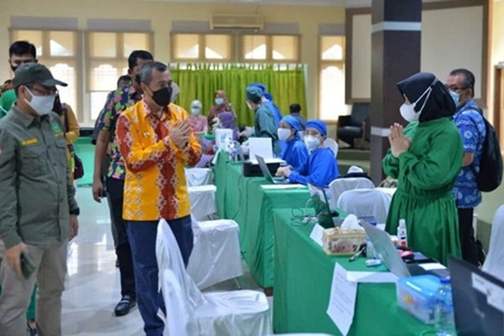 1.112 Nakes di Riau Sudah Disuntik Vaksin Dosis Ketiga, Kata Diskes Mimi Yuliani Nazir