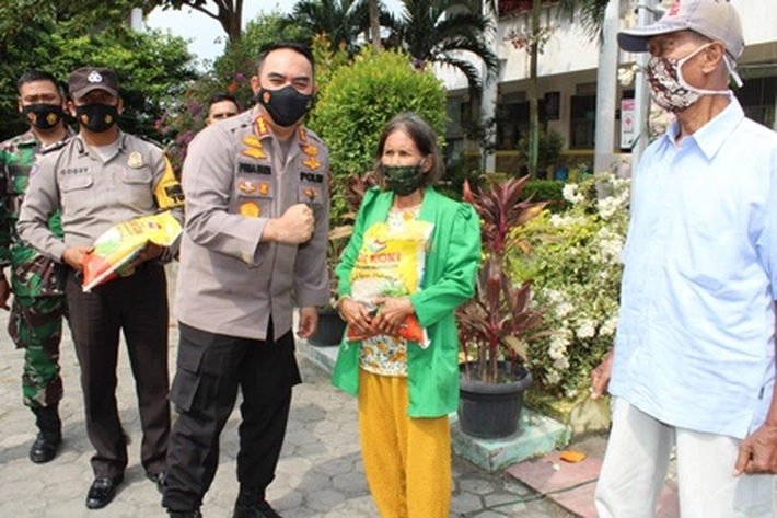 Kapolresta Pekanbaru Kombes Pol Dr Pria Budi SIk MH Terjun Langsung Luncurkan Gerakan Seribu Berjuta Makna