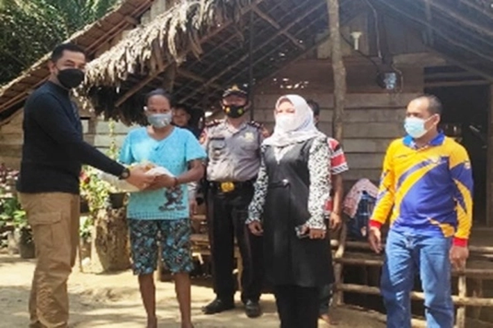 Kapolres Inhu Silaturahmi dengan Tokoh Adat Talang Mamak, Sebelum 'Pelaksanaan Vaksinasi'