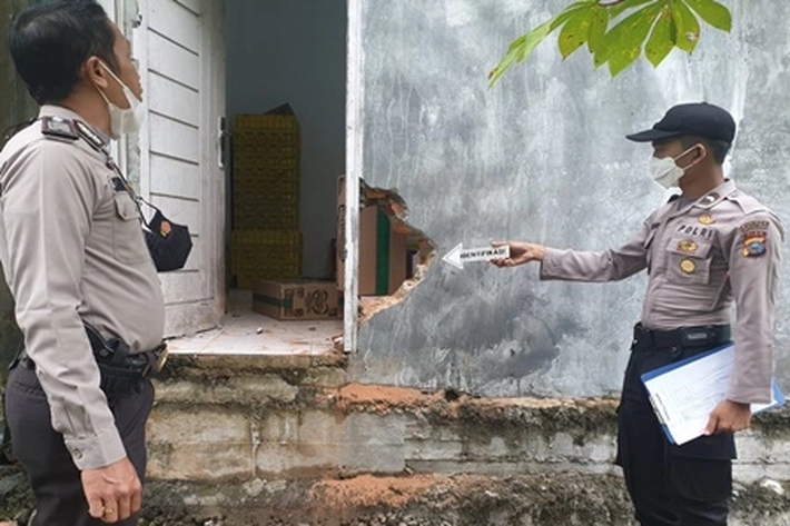 Polisi Buru Maling yang Sudah Merugikan Pemilik Alfamart
